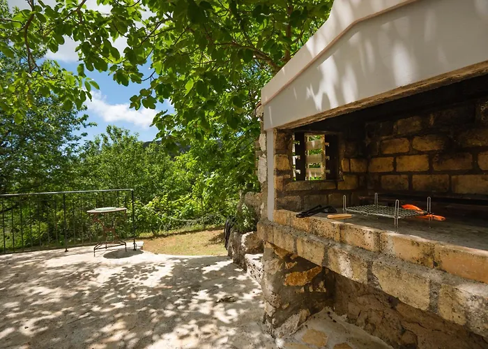 Galini Vines - Authentic Corfu Village Life Wifi Ac Petáleia