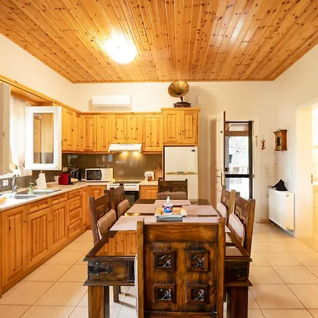 Galini Vines - Authentic Corfu Village Life Wifi Ac Vakantiehuis Petáleia