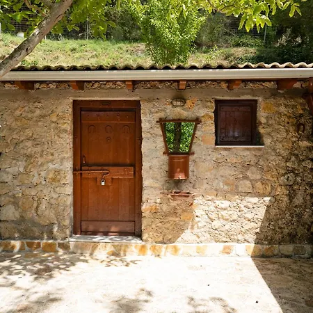 Galini Vines - Authentic Corfu Village Life Wifi Ac Vakantiehuis *