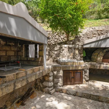 Galini Vines - Authentic Corfu Village Life Wifi Ac Vakantiehuis *