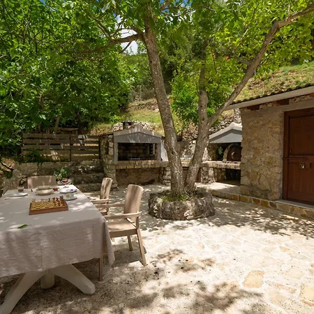 Galini Vines - Authentic Corfu Village Life Wifi Ac Petáleia